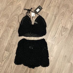 Black crochet set